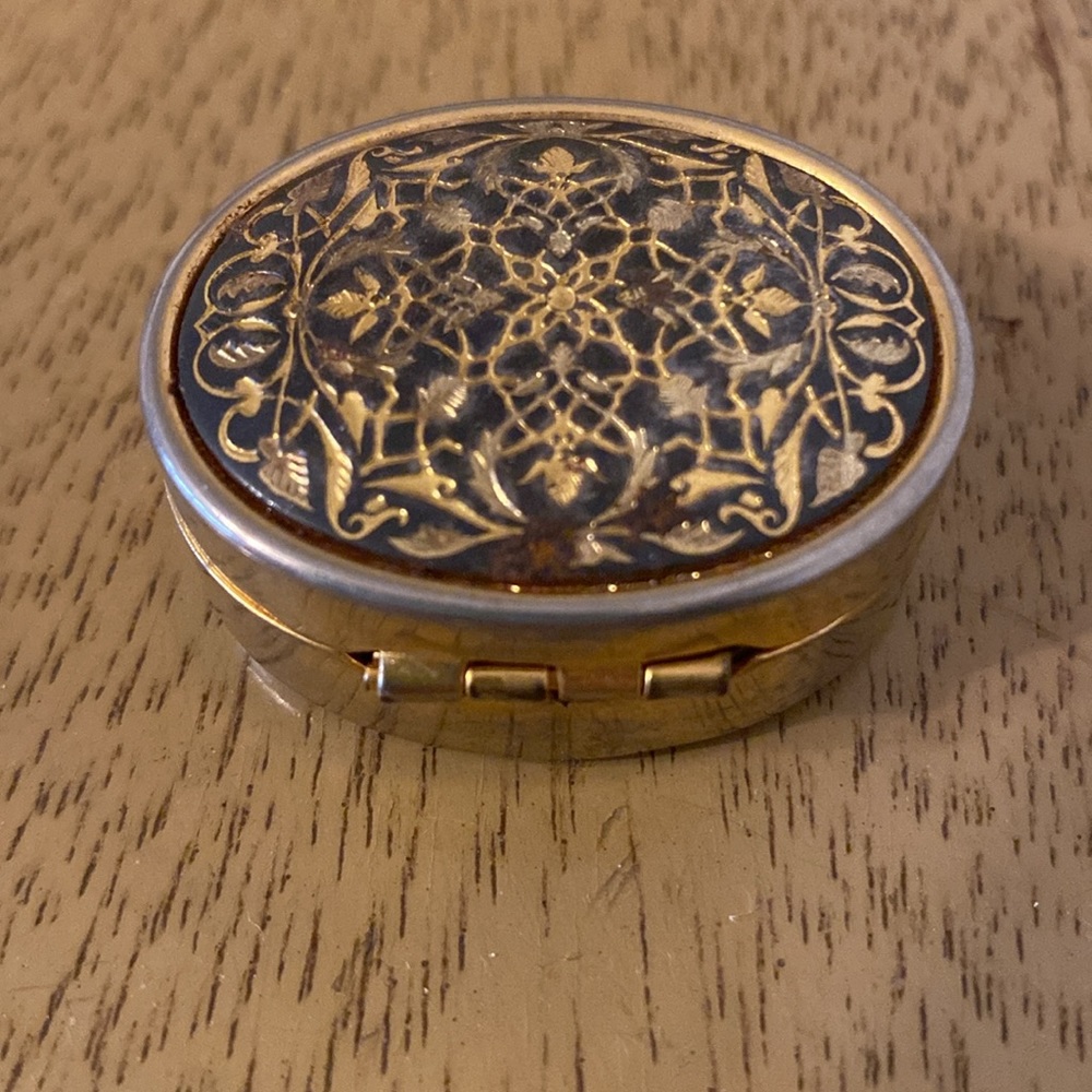 Small Locket Box - Picture 3 of 9